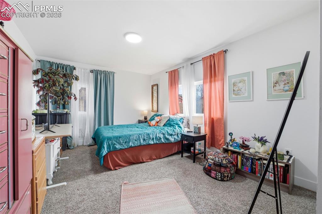 Image 16 of 44: Bedroom