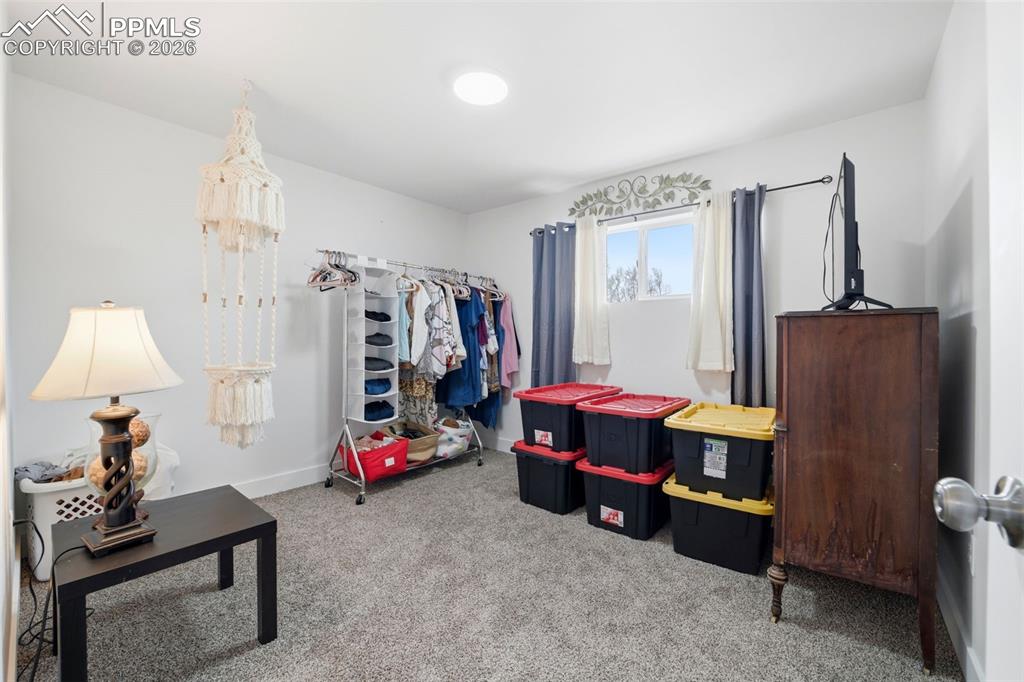 Image 18 of 44: Closet