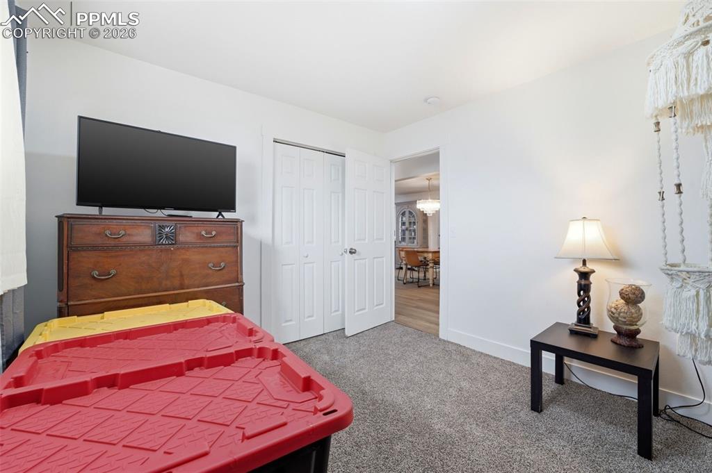 Image 19 of 44: Bedroom