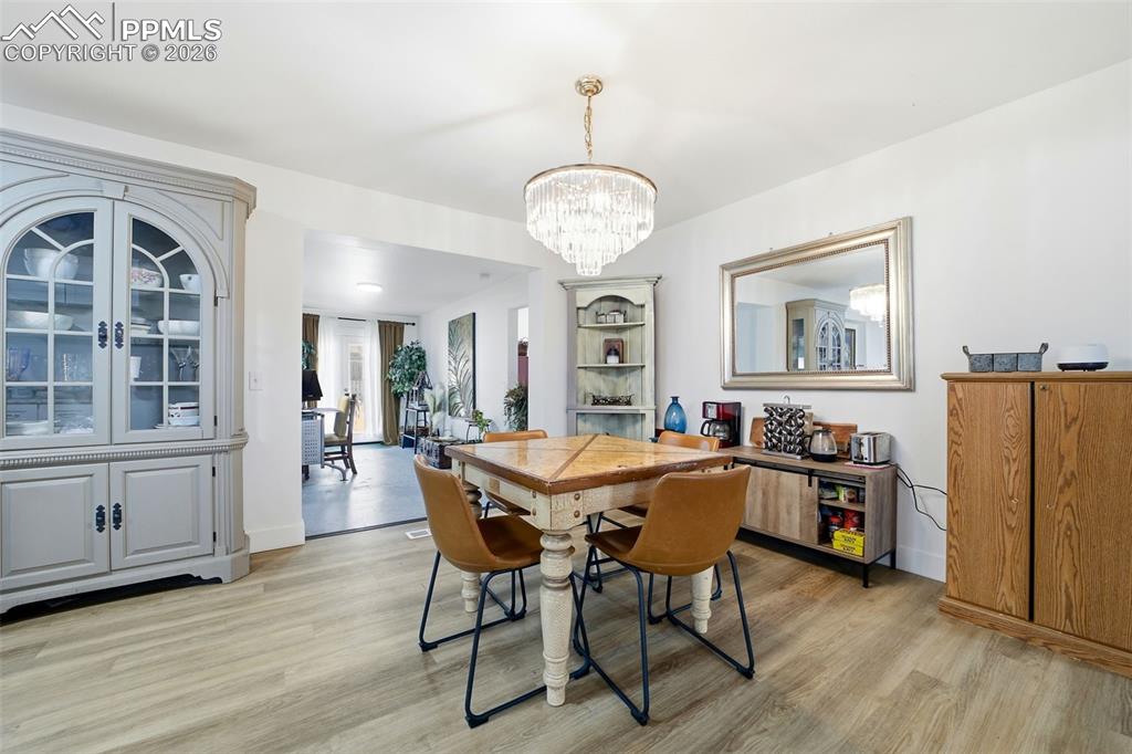 Image 5 of 44: Dining Area