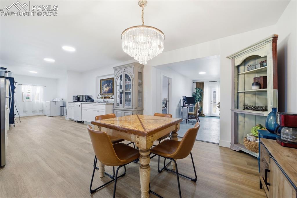 Image 6 of 44: Dining Area