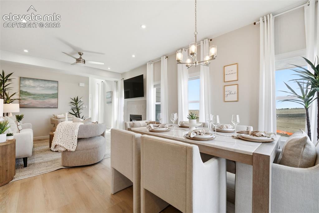 Image 12 of 45: Dining Area