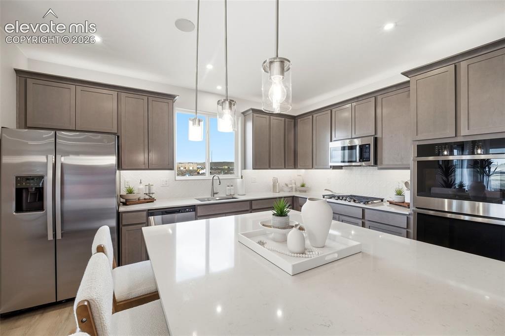 Image 9 of 45: Kitchen