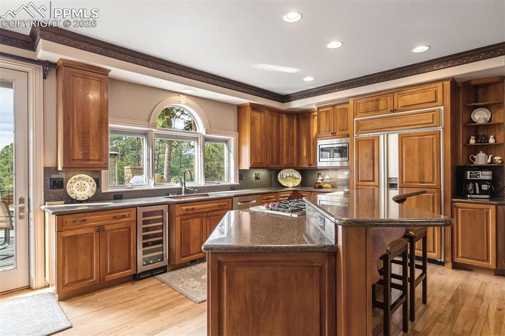 Image 20 of 50: Kitchen