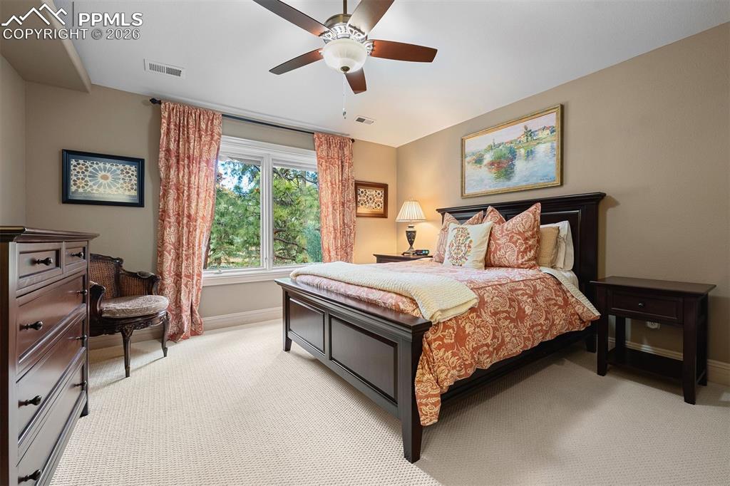 Image 42 of 50: Bedroom