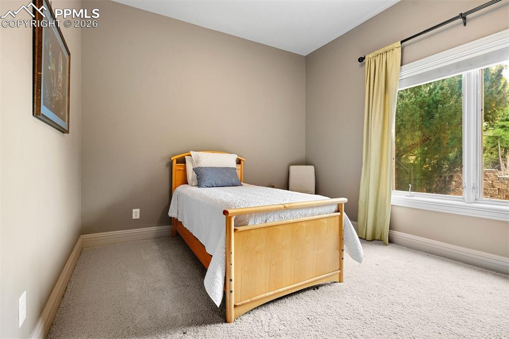 Image 45 of 50: Bedroom