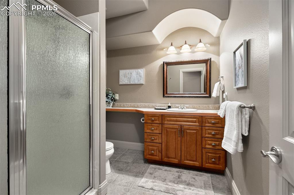 Image 46 of 50: Bathroom