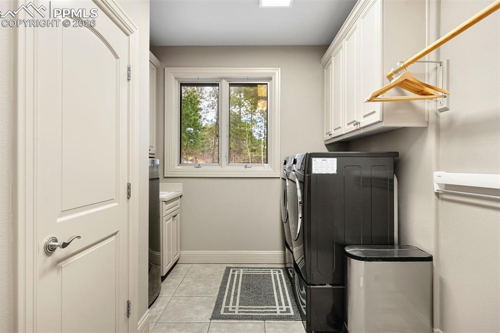 Image 47 of 50: Laundry