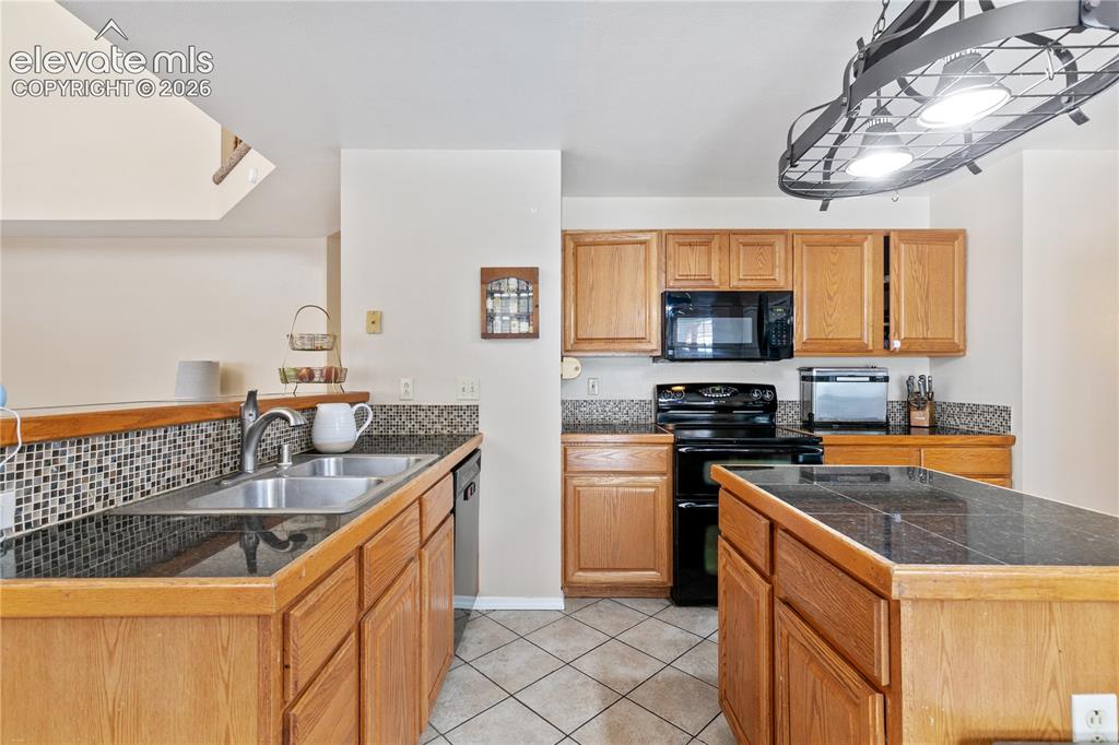 Image 12 of 43: Kitchen