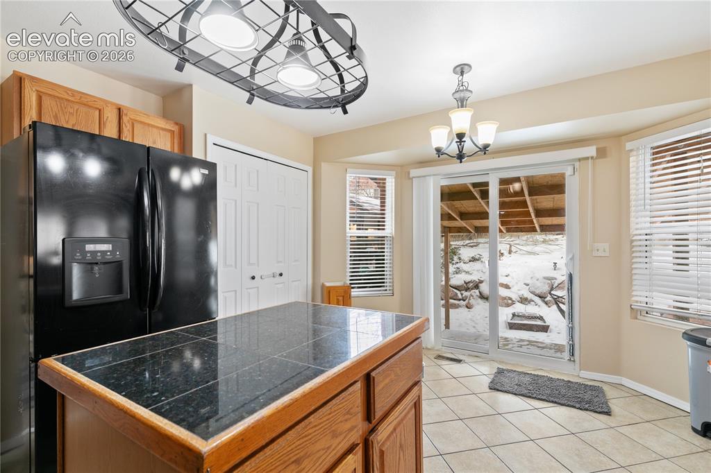 Image 15 of 43: Kitchen