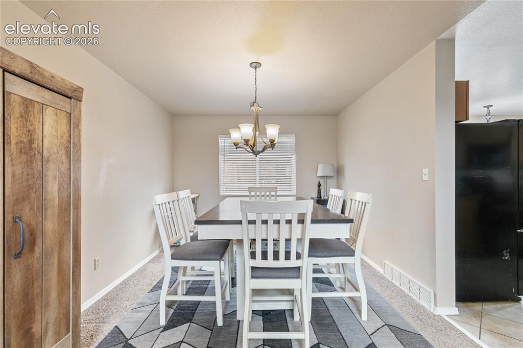 Image 17 of 43: Dining Area