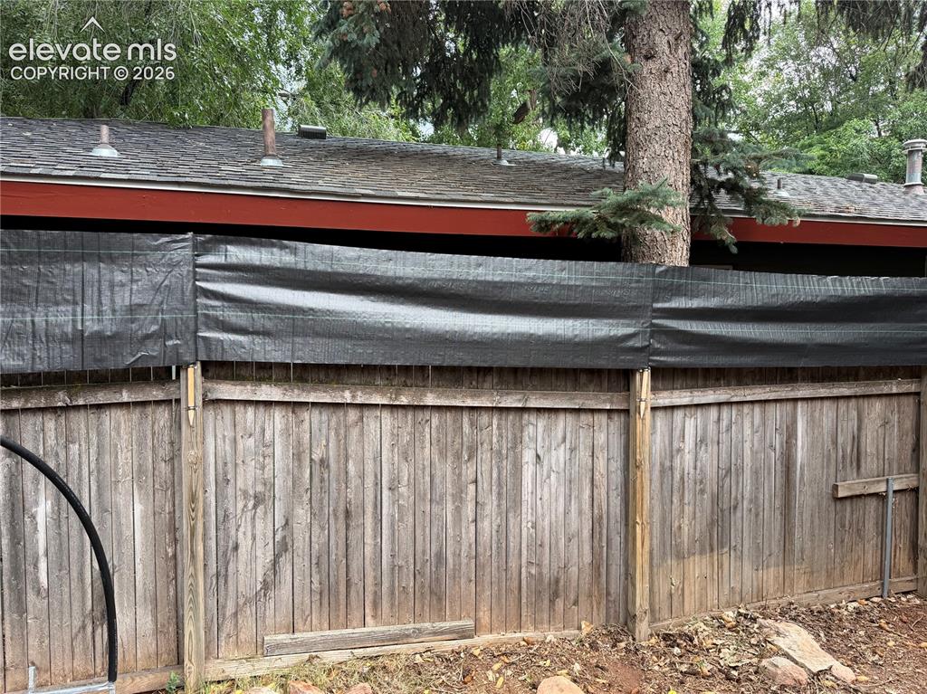 Image 17 of 24: Private fenced backyard.