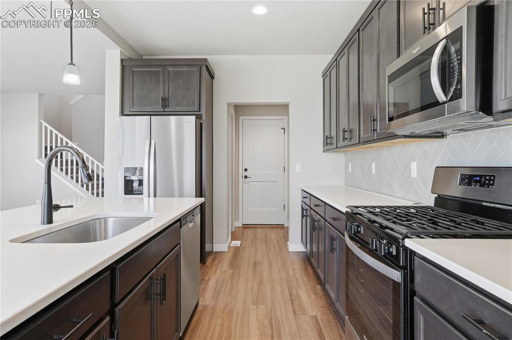 Image 8 of 18: Kitchen