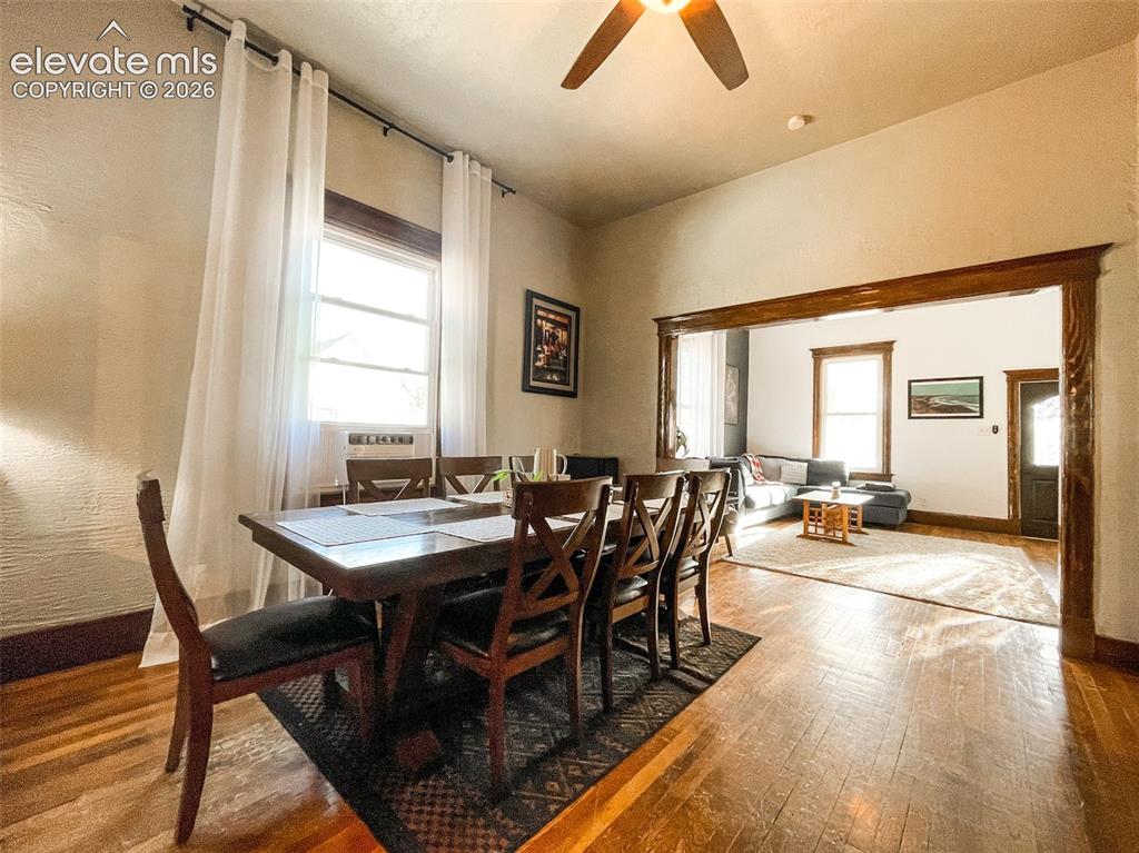 Image 19 of 49: Dining Area