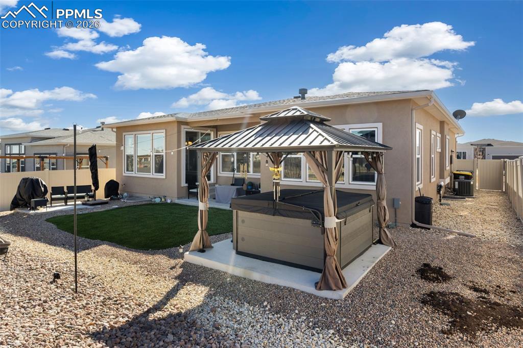 Image 38 of 41: Back of Structure