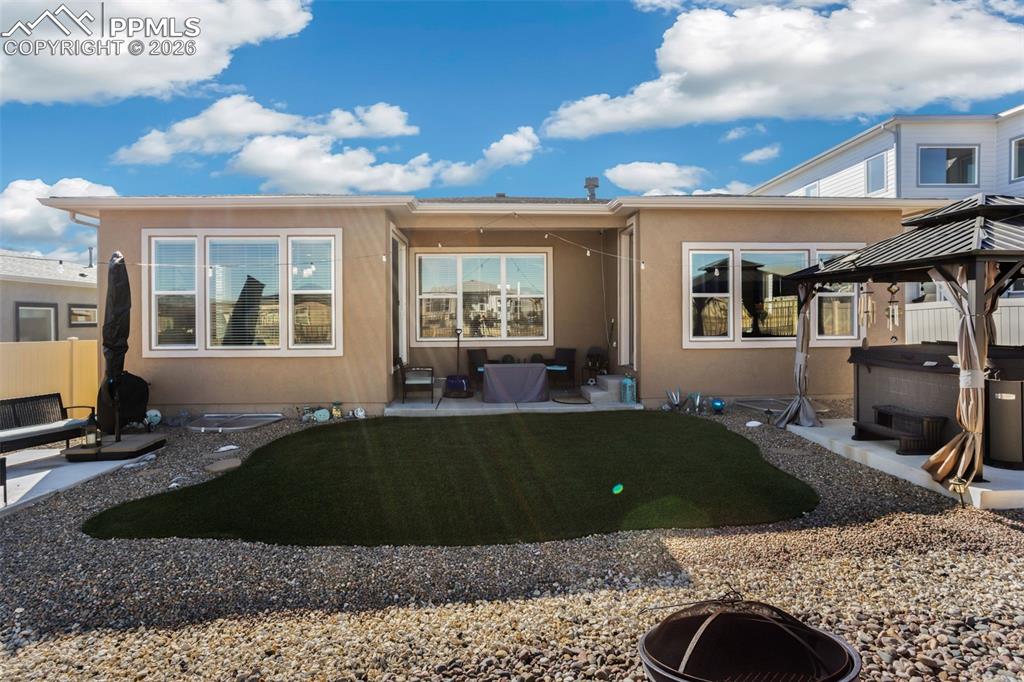 Image 40 of 41: Back of Structure