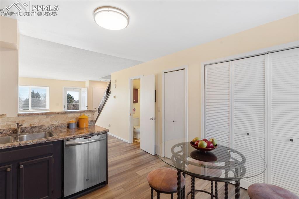 Image 11 of 26: Kitchen