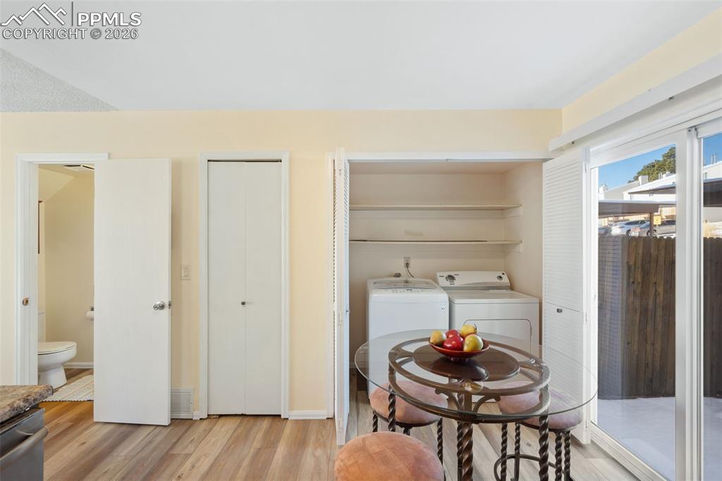 Image 13 of 26: Dining Area