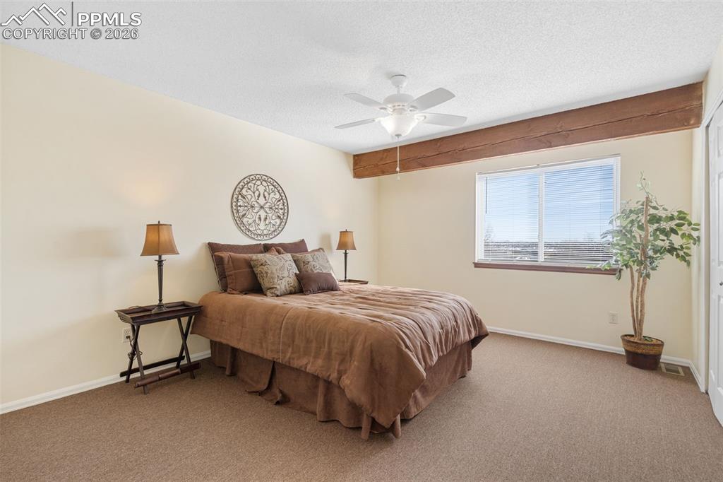 Image 16 of 26: Bedroom