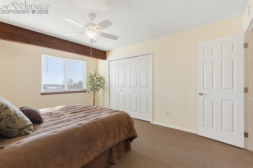 Image 17 of 26: Bedroom