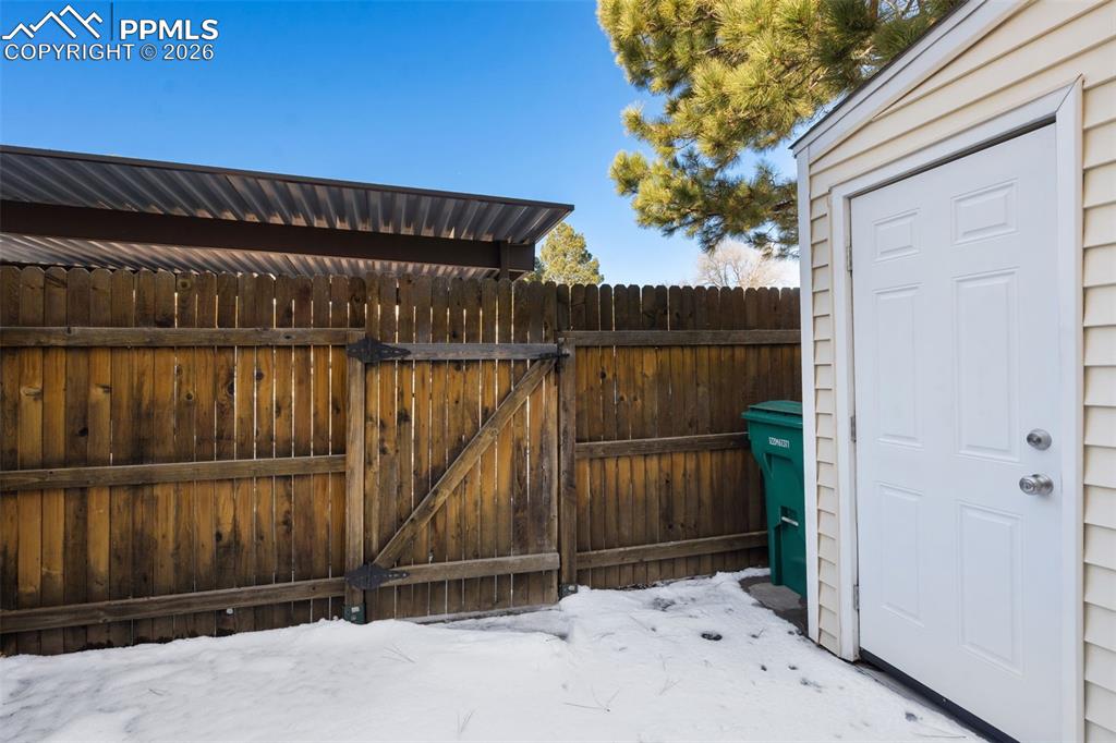 Image 25 of 26: Fence