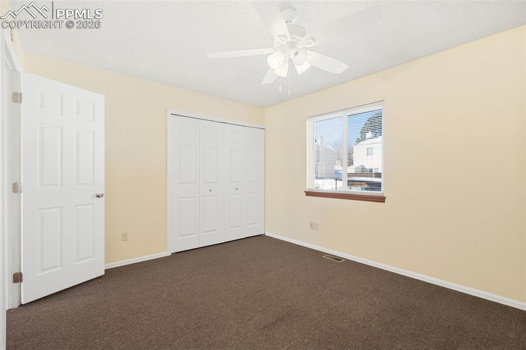 Image 28 of 31: Bedroom