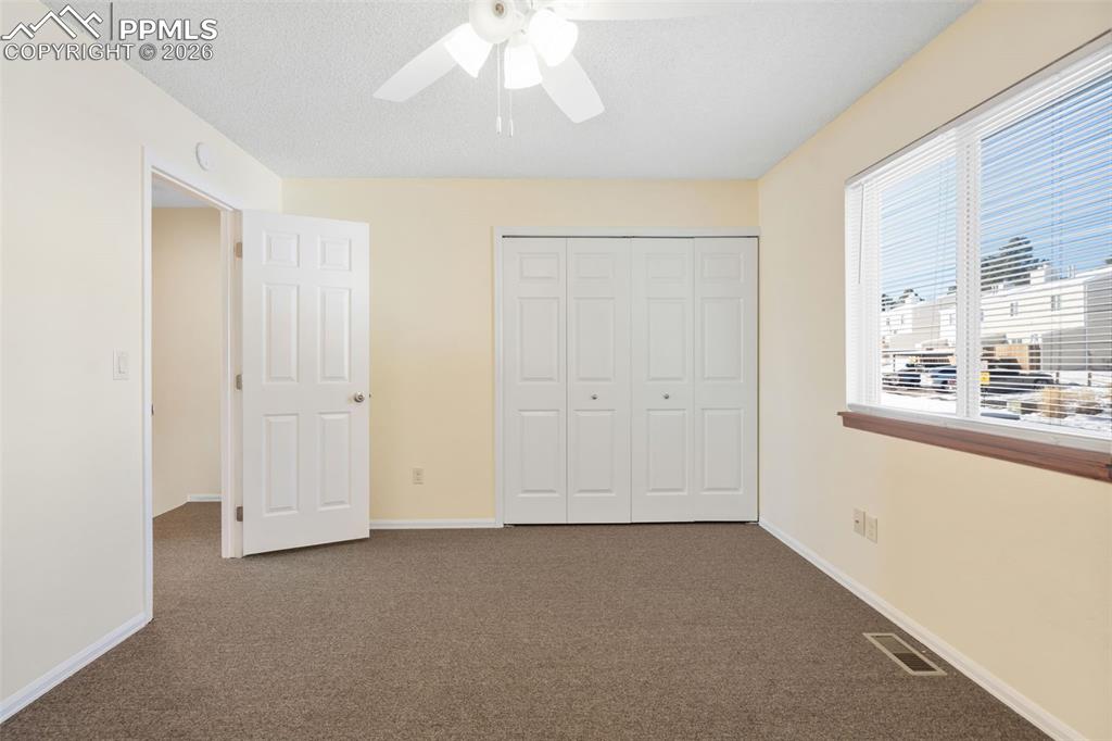 Image 29 of 31: Bedroom