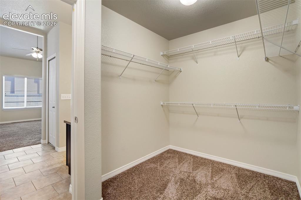 Image 20 of 40: Closet