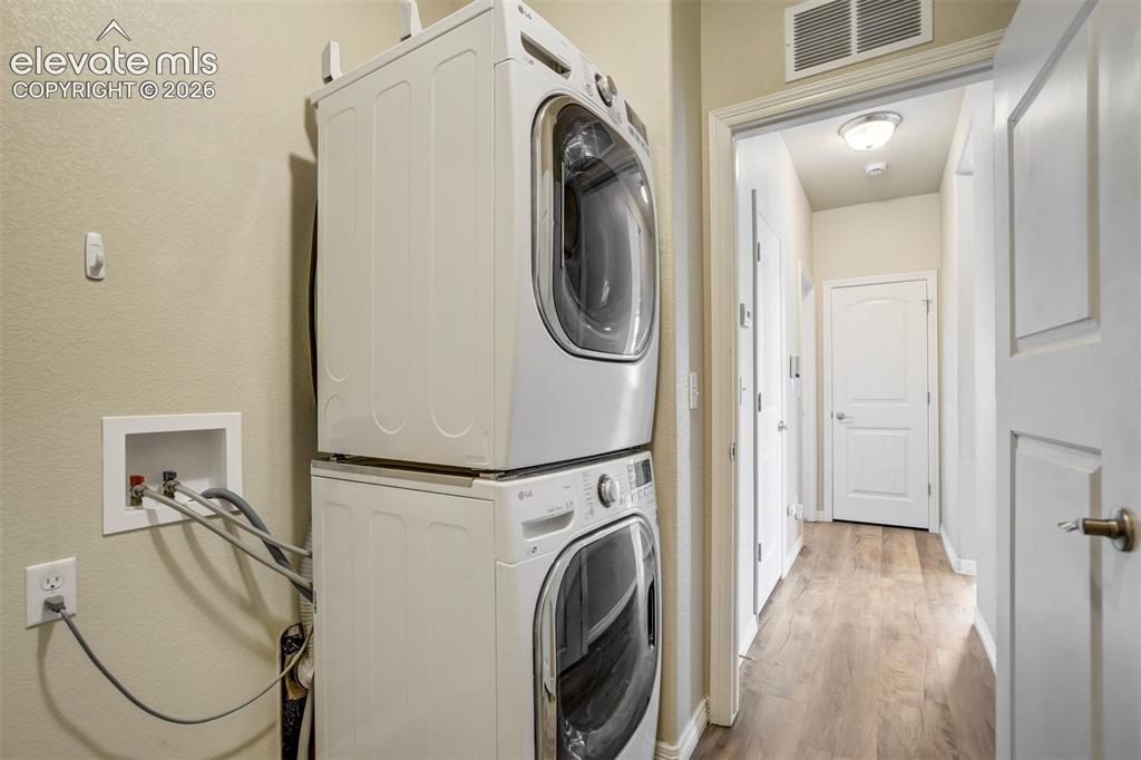 Image 22 of 40: Laundry