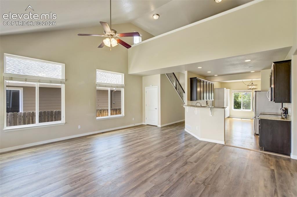 Image 5 of 40: Living Room
