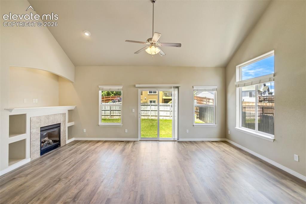 Image 7 of 40: Living Room
