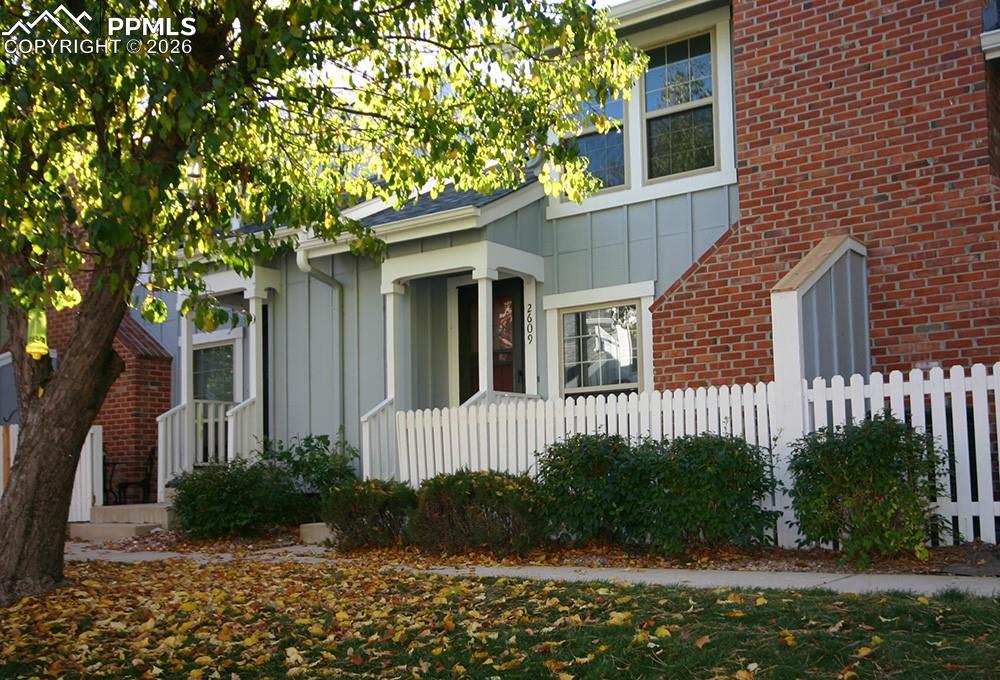 Image 1 of 31: Entry