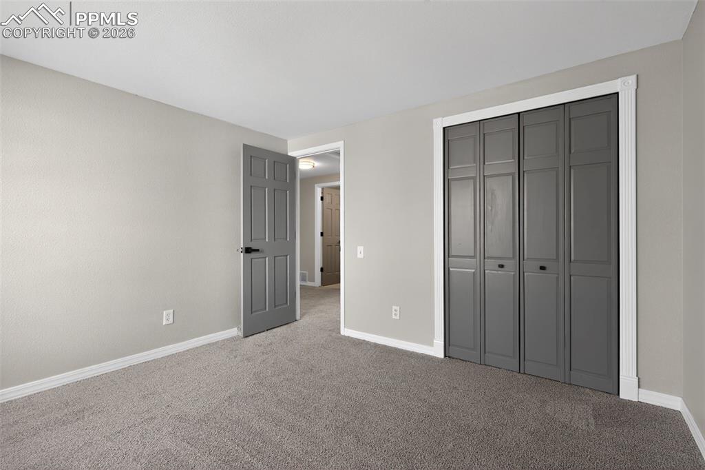 Image 15 of 31: Bedroom