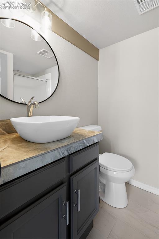 Image 21 of 31: Bathroom