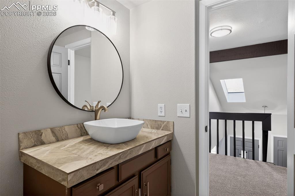 Image 26 of 31: Bathroom