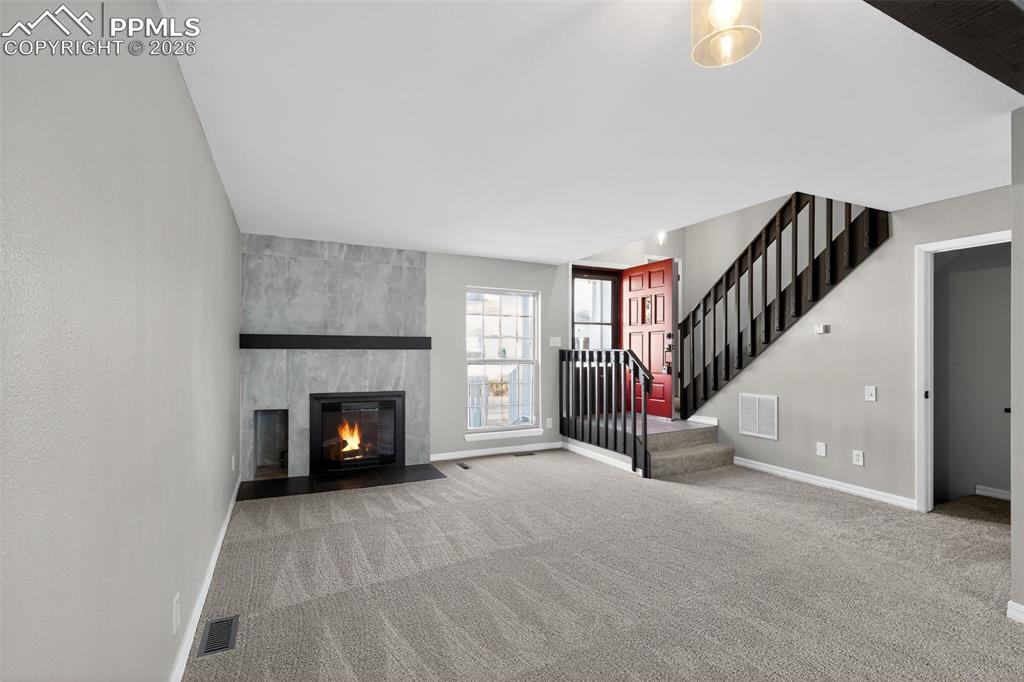 Image 3 of 31: Living Room