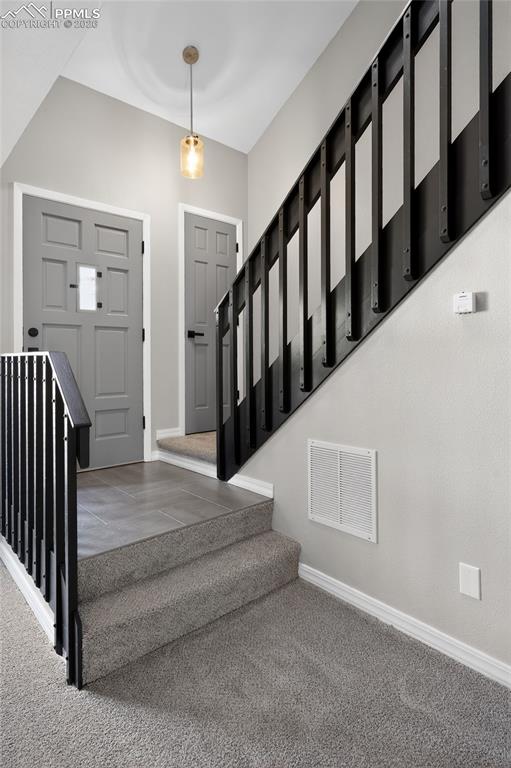 Image 9 of 31: Entry