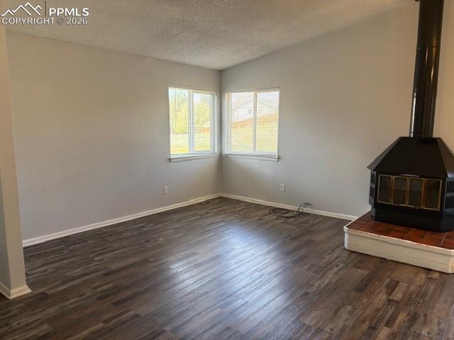 Image 3 of 19: Living Room