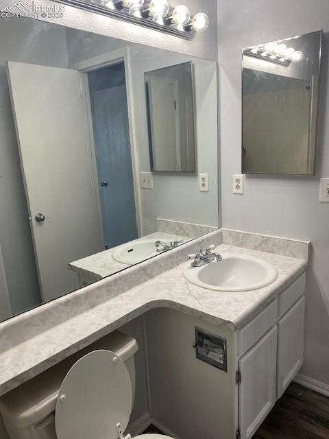 Image 8 of 19: Bathroom