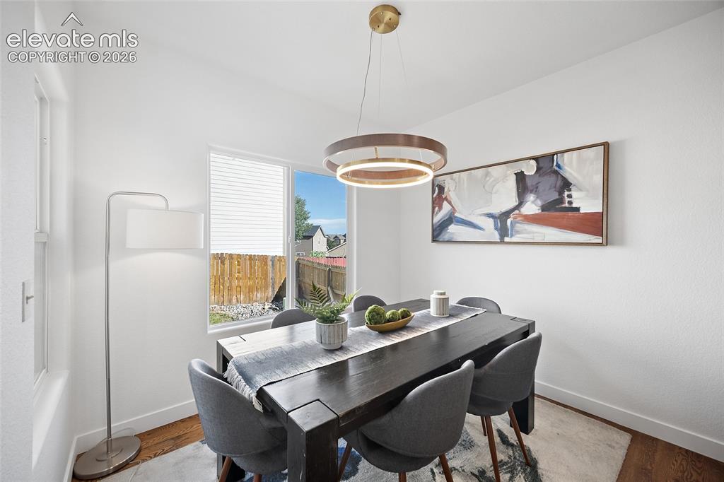Image 10 of 46: Dining Area