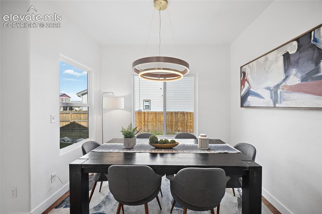 Image 11 of 46: Dining Area
