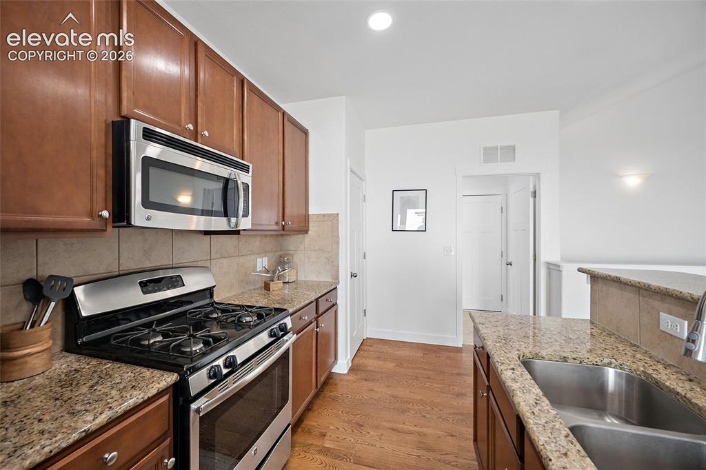 Image 12 of 46: Kitchen