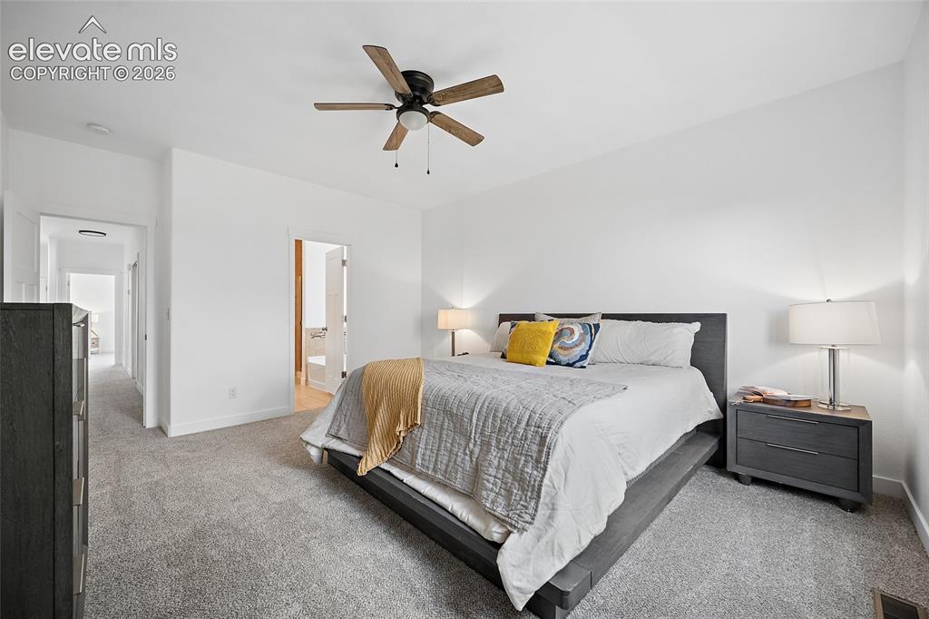 Image 19 of 46: Bedroom