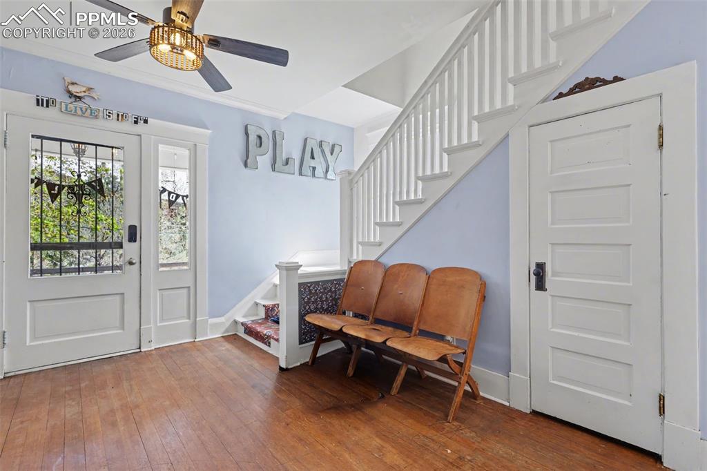 Image 12 of 46: Entry