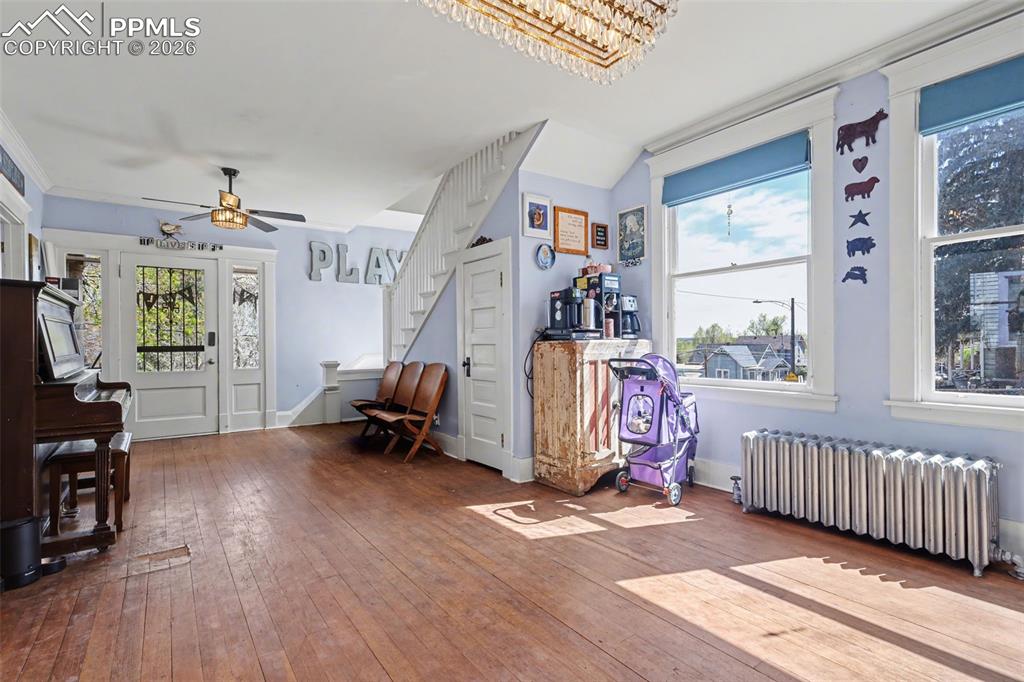 Image 13 of 46: Dining Area