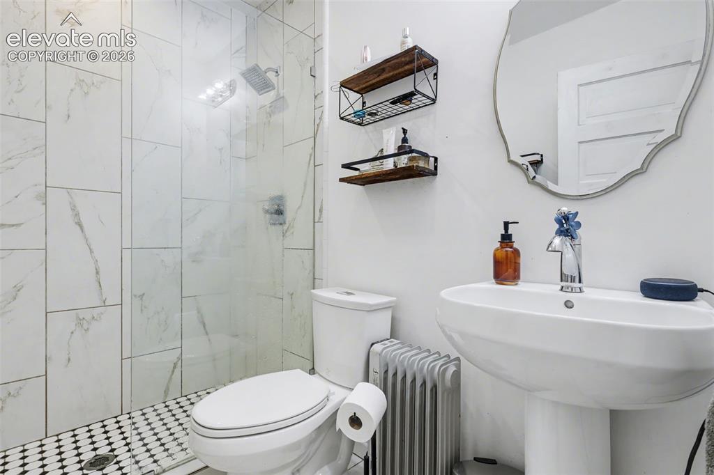 Image 22 of 43: Upper level bathroom