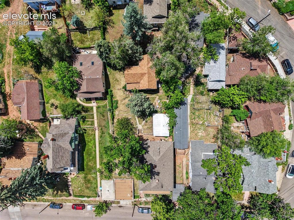 Image 37 of 43: Lot overview