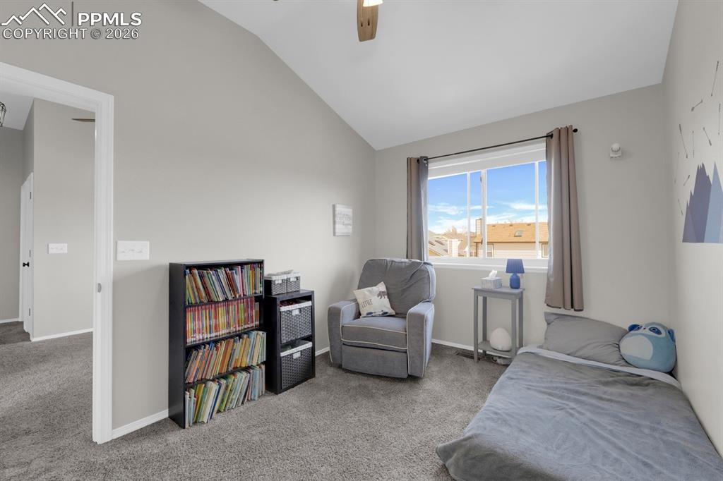 Image 21 of 39: Upper bedroom 1