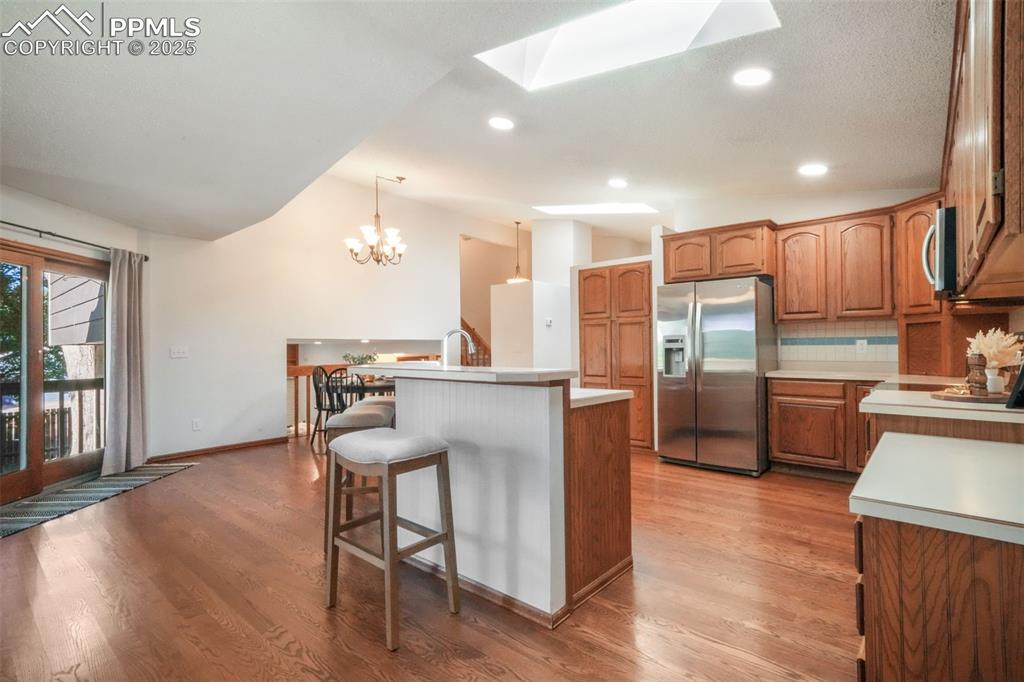 Image 10 of 50: Kitchen
