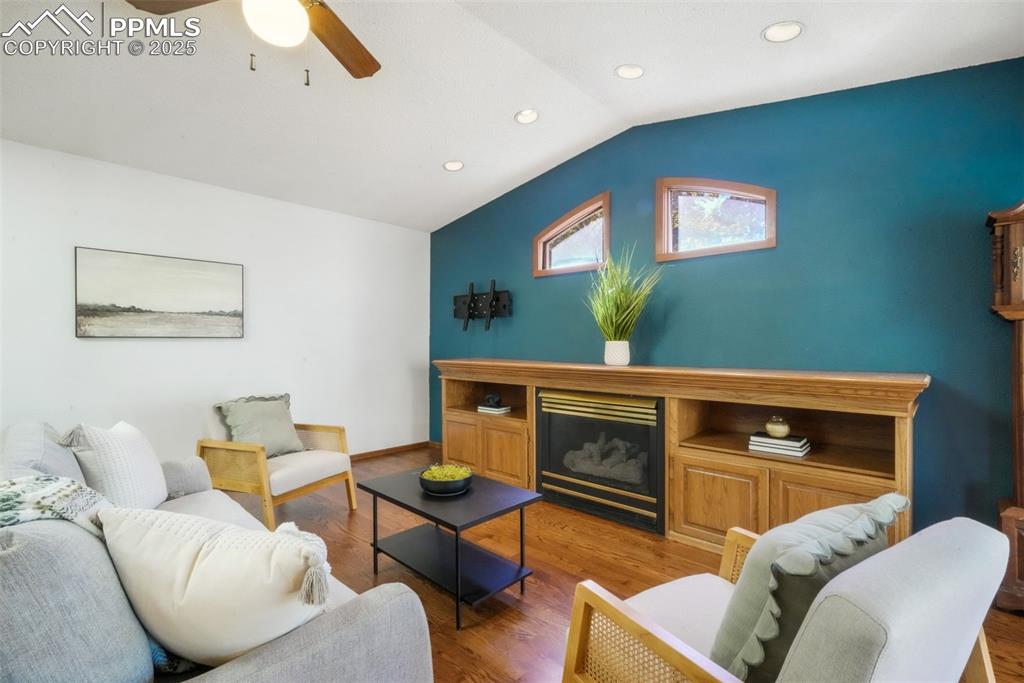 Image 16 of 50: Living Room